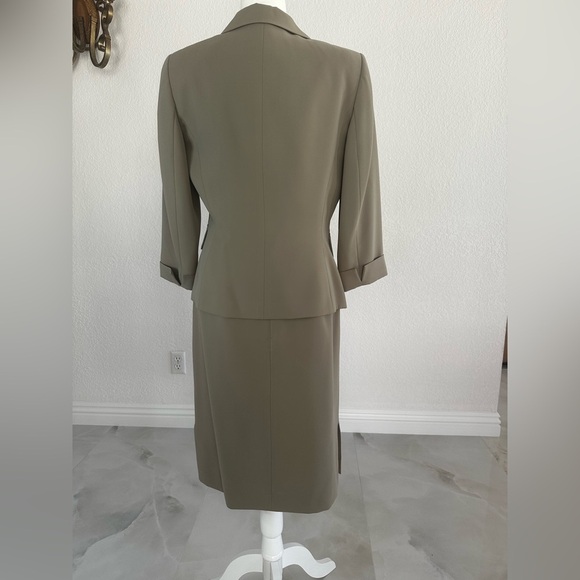 Women's Tahari Olive Blazer and Skirt Set - Picture 7 of 7